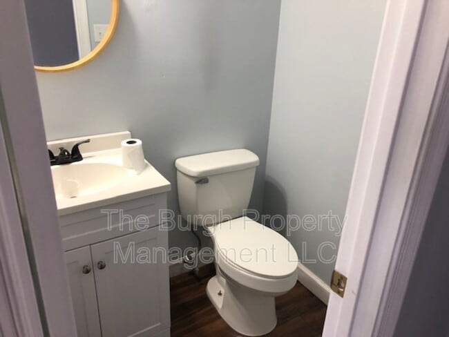 Building Photo - 103 Canterbury commons