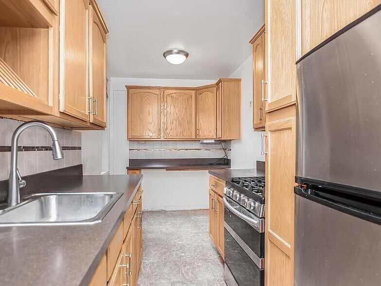 Building Photo - 1425 Thieriot Ave