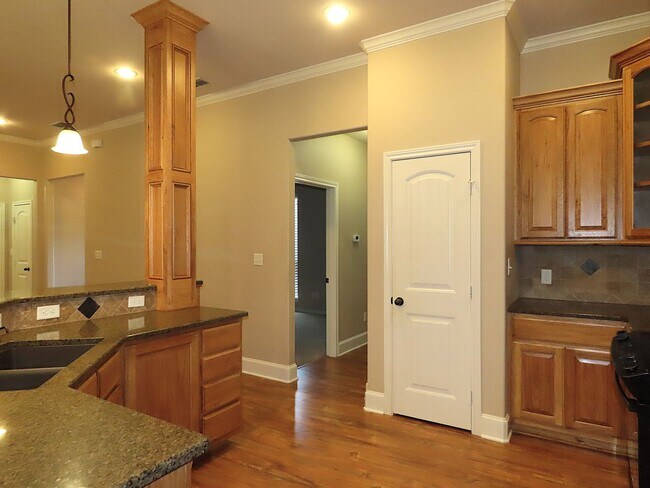 Building Photo - Extraordinary 3 Bedroom, 2 Bath Home in Southeast Tyler! Coming Soon!