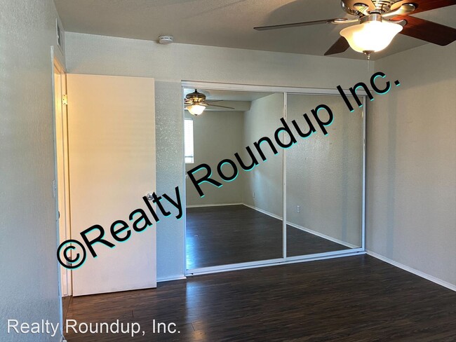 Building Photo - 2 br, 1 bath House - 504 Northbank Ct #88