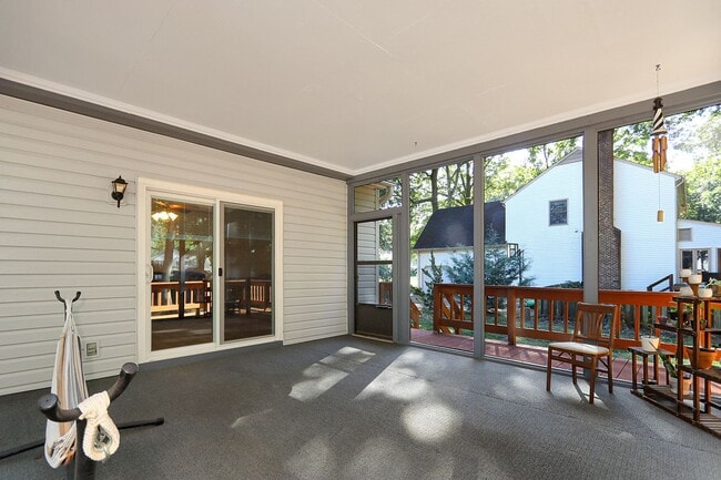 Building Photo - 103 Jonquil Ct