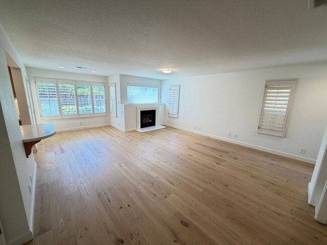 Building Photo - 4 Bed 3 Bath In The Bridges, San Ramon