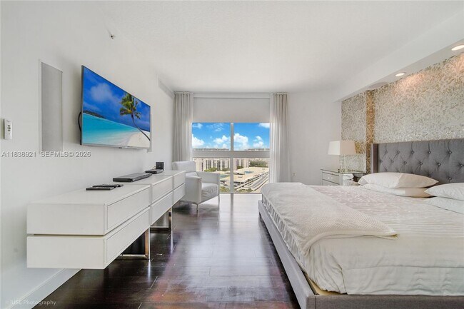 Building Photo - 150 Sunny Isles Blvd