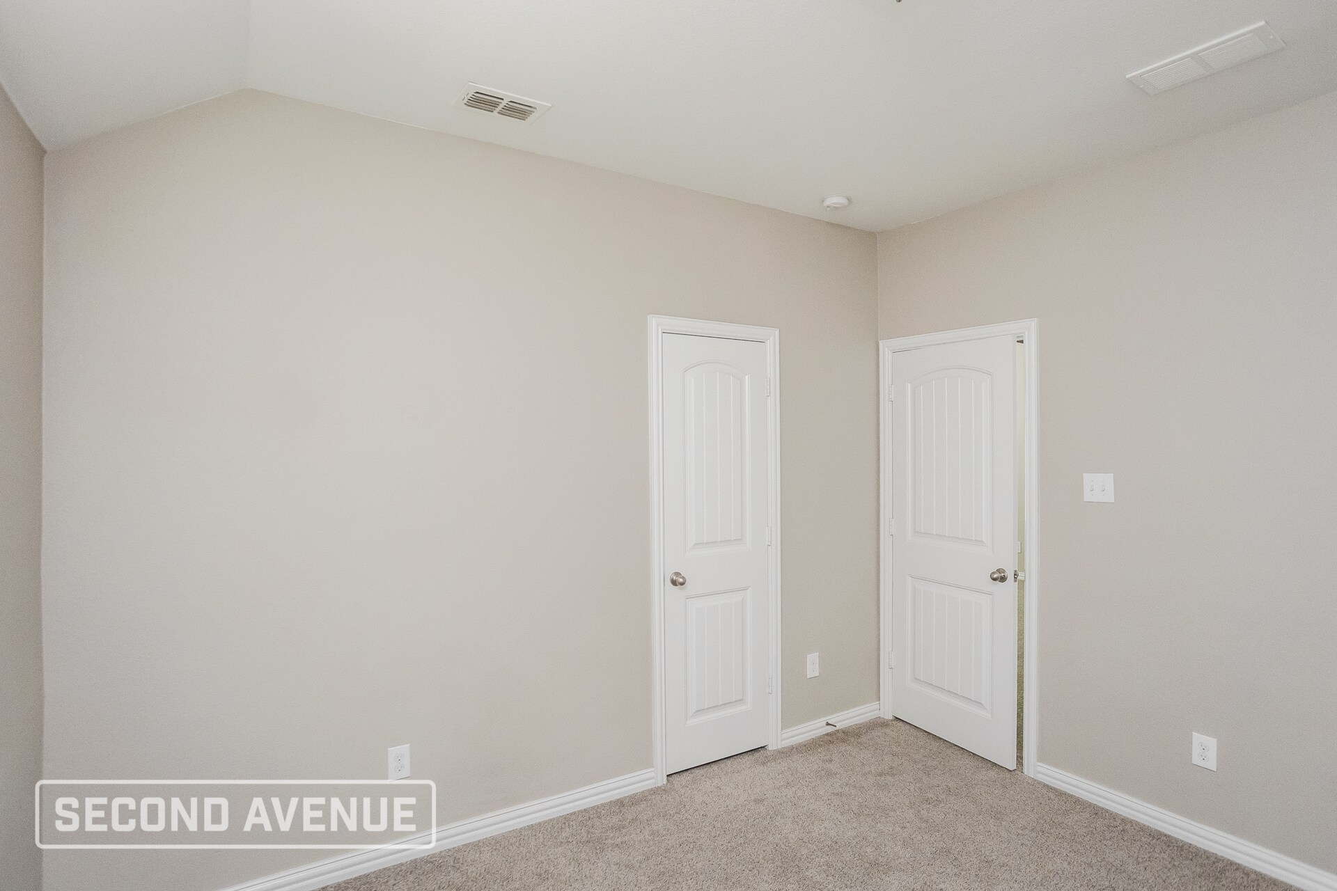 Building Photo - 528 Bird Creek Dr