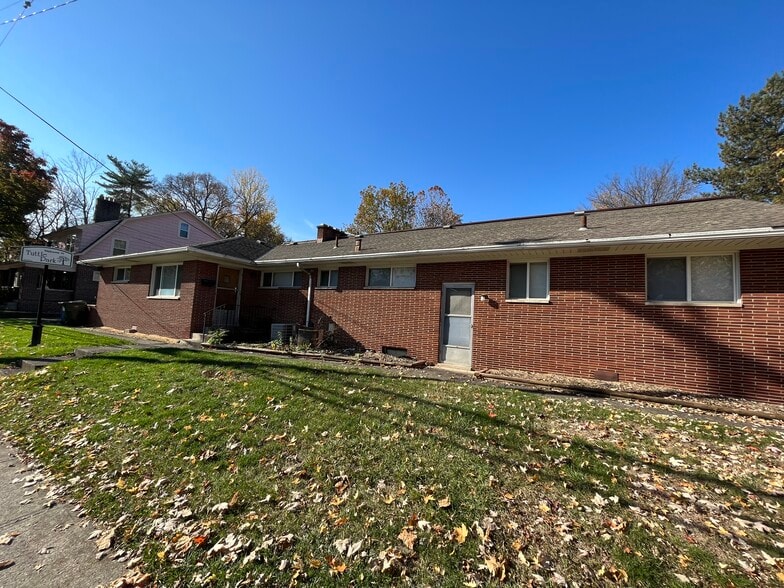 Primary Photo - 83 W Dodridge St