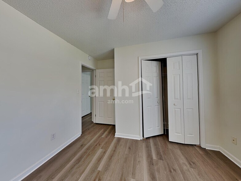 Building Photo - 1703 Hunterwoods Dr