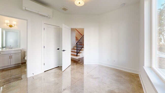 Building Photo - Nashville 3 Bedroom