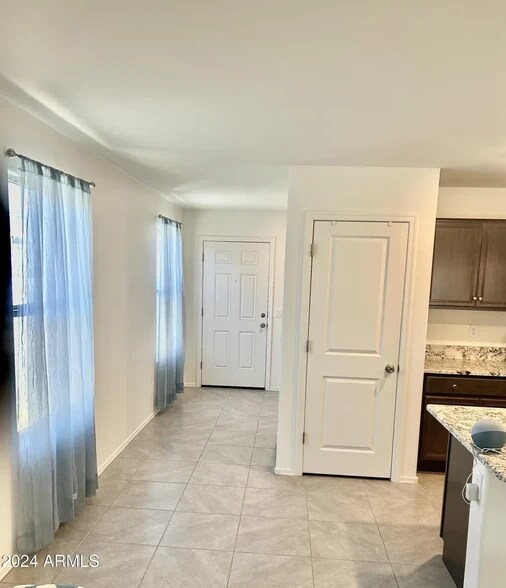 Building Photo - 2923 W Monte Way