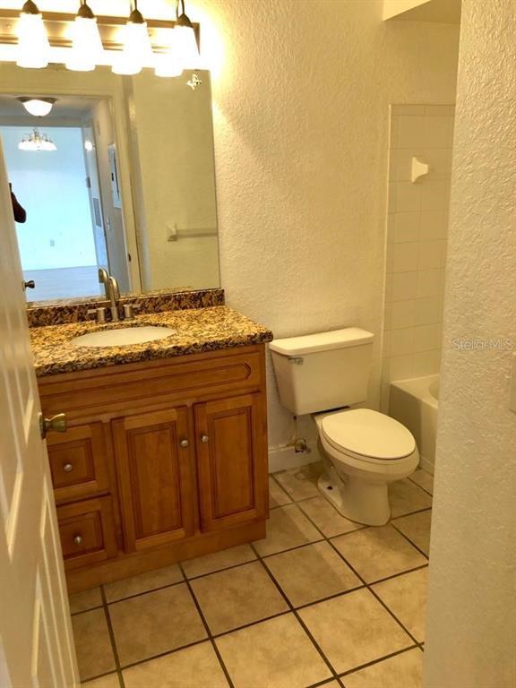 Building Photo - 14037 Fairway Island Dr