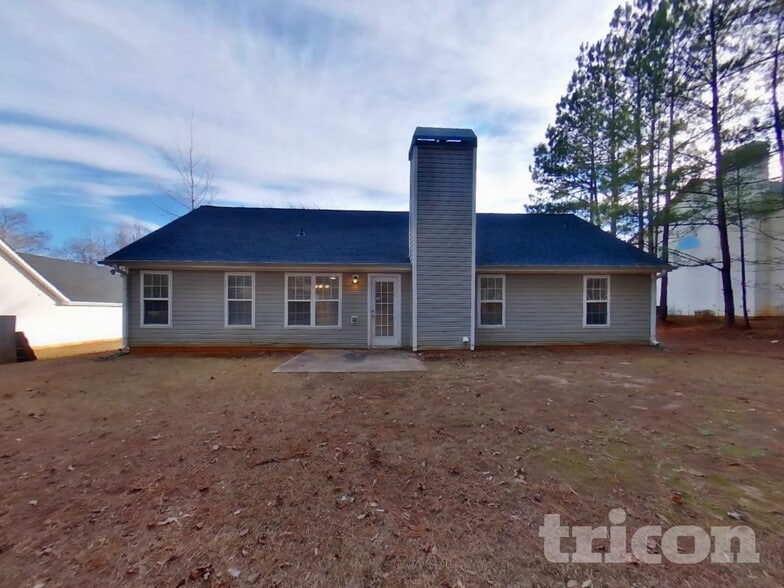Building Photo - 20 E Lawn Dr