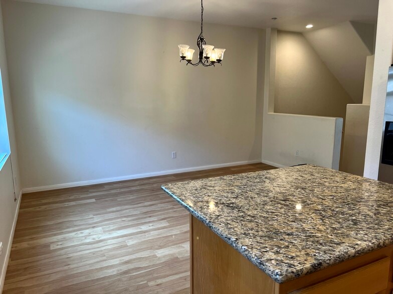 Building Photo - 1840 Spring Straw Ln