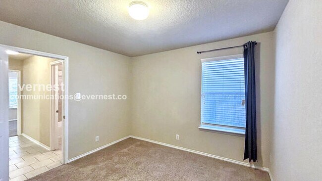 Building Photo - 2511 Barbwire Wy