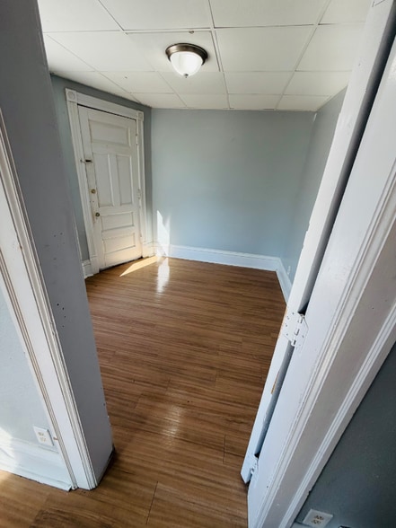 Building Photo - 2114 S 11th St