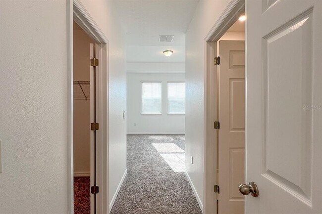 Building Photo - 15589 Willow Arbor Cir