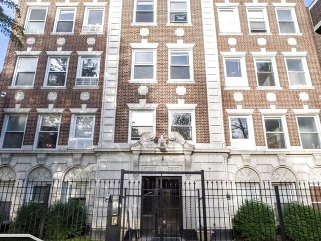 Primary Photo - 1627 N Humboldt Blvd