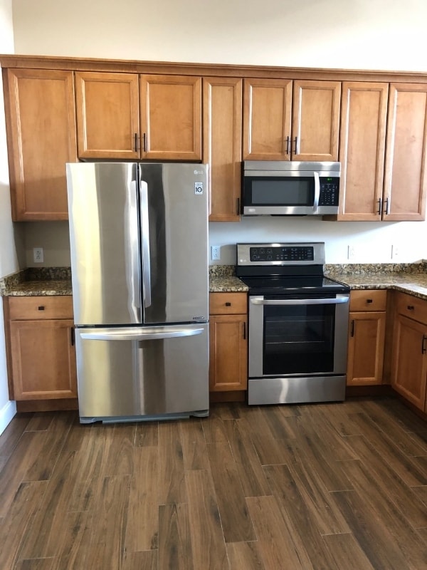 Building Photo - 373 Spencer St