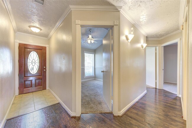 Building Photo - 24119 Silversmith Ln