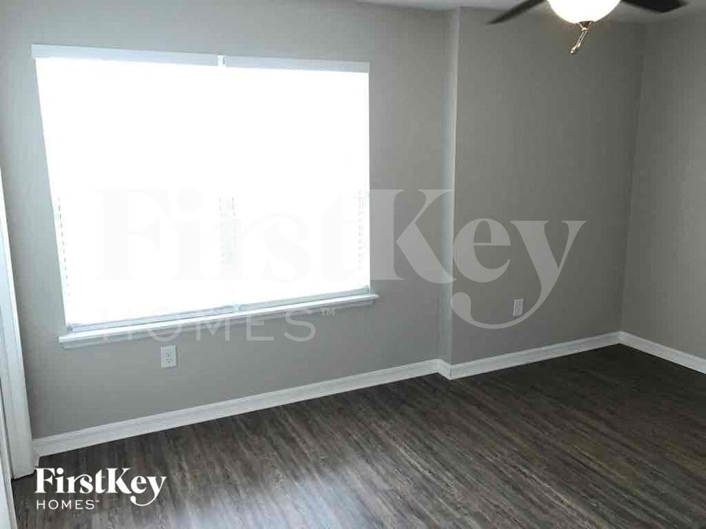 Building Photo - 12221 Blue Pacific Dr