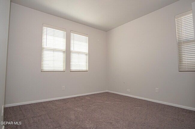 Building Photo - 12993 Tryne Way