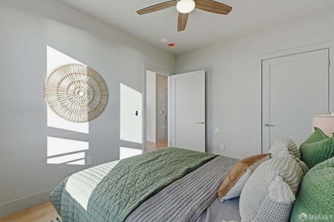 Building Photo - 3945 Judah St