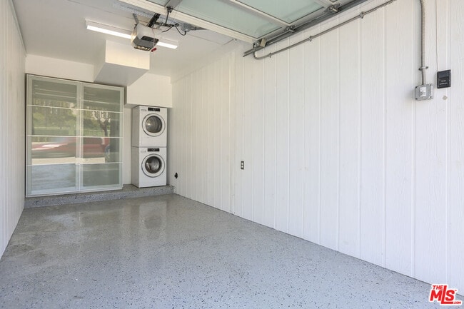 Building Photo - 472 Rosecrans Ave