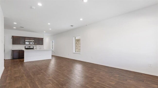 Building Photo - 14040 Thunder Pnes Dr