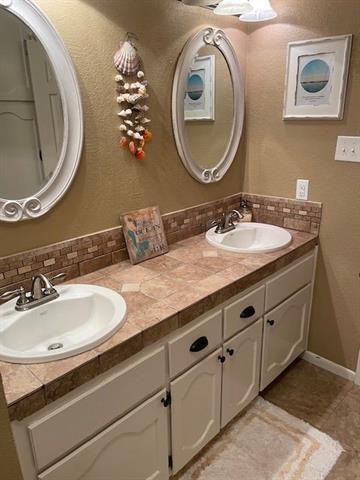 Building Photo - 6350 Ryan Cir