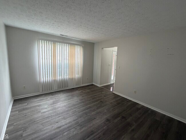 Building Photo - 411 Garden Grace Dr