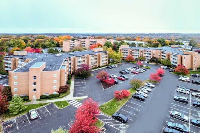Building Photo - Sutton Views