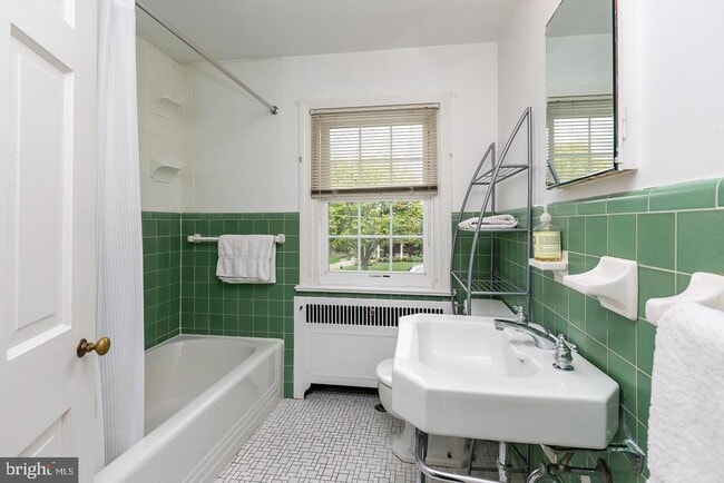 Building Photo - 515 Manor Rd