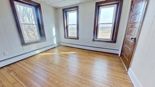 Building Photo - Classic Farmhouse with Country Appeal