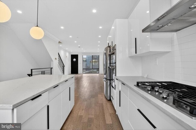 Building Photo - 3336 Salmon St