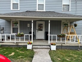 Front of House - Sp 2025 Flowers
