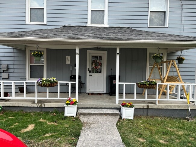 Front of House - Sp 2025 Flowers