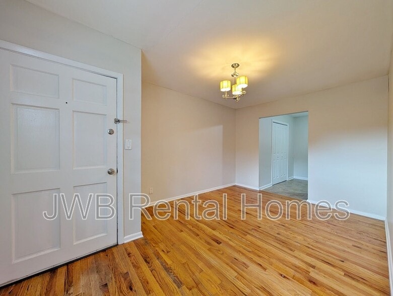 Building Photo - 2775 Herschel St