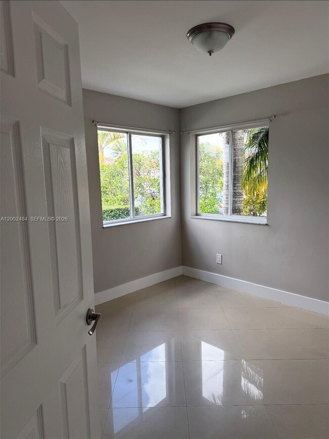 Building Photo - 17501 SW 142nd Ct