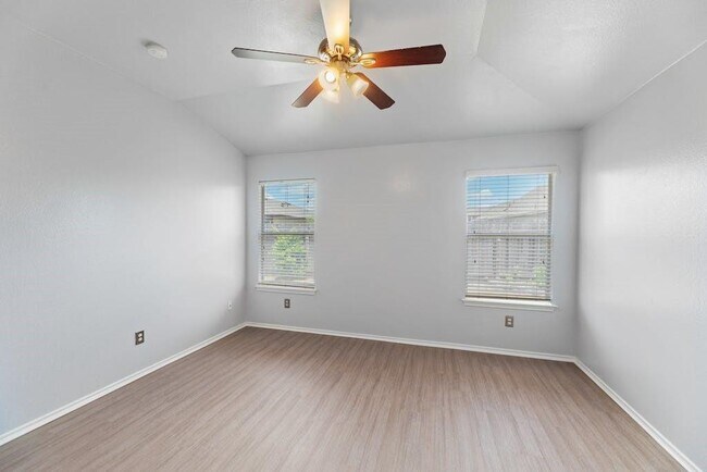 Building Photo - 12816 Dwight Eisenhower St