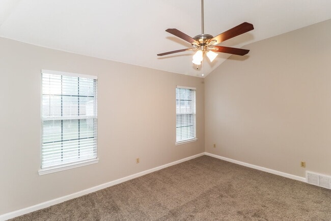 Building Photo - 5689 Kayla Dr