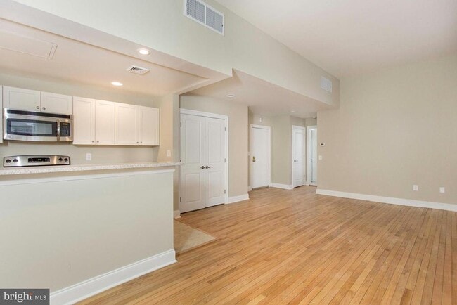 Building Photo - 1100 Spruce St