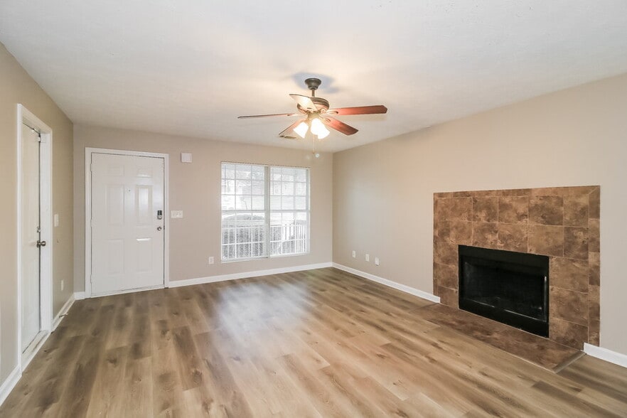 Building Photo - 1642 Boxcar Pl NE