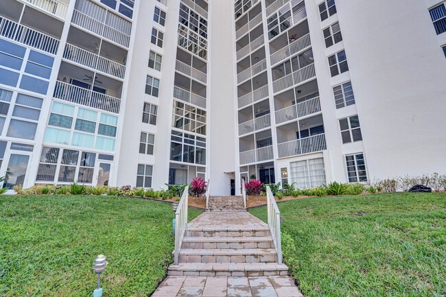 Building Photo - 1391 S Ocean Blvd