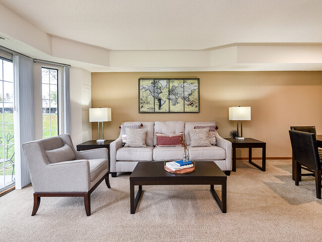 Building Photo - Birch Lake Townhomes