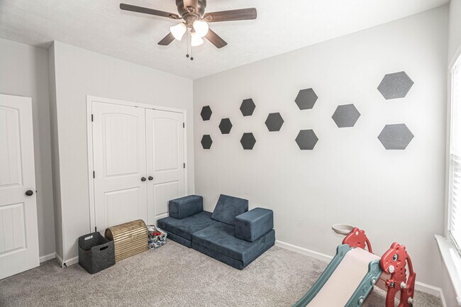 Building Photo - 550 Jensen Ln