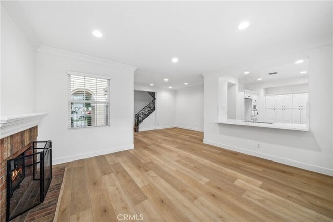 Building Photo - 236 Terra Cotta