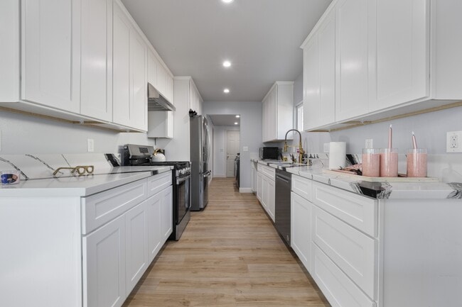 Primary Photo - 341 E 91st St