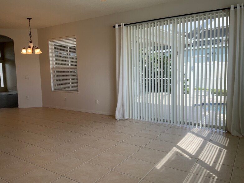 Building Photo - 12323 30th St E