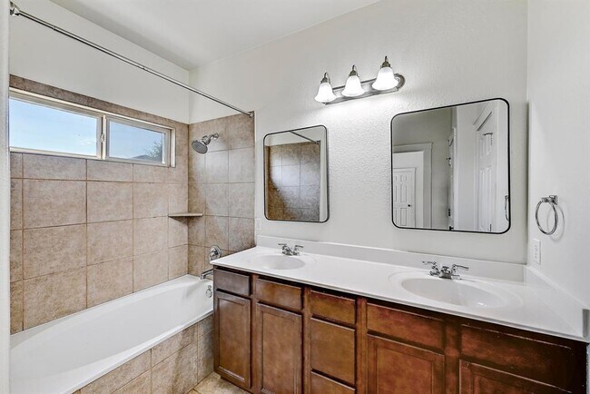 Building Photo - 16316 McAloon Way