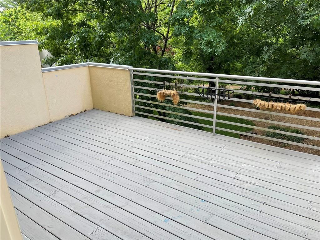 Building Photo - 1325 Peachtree View NE