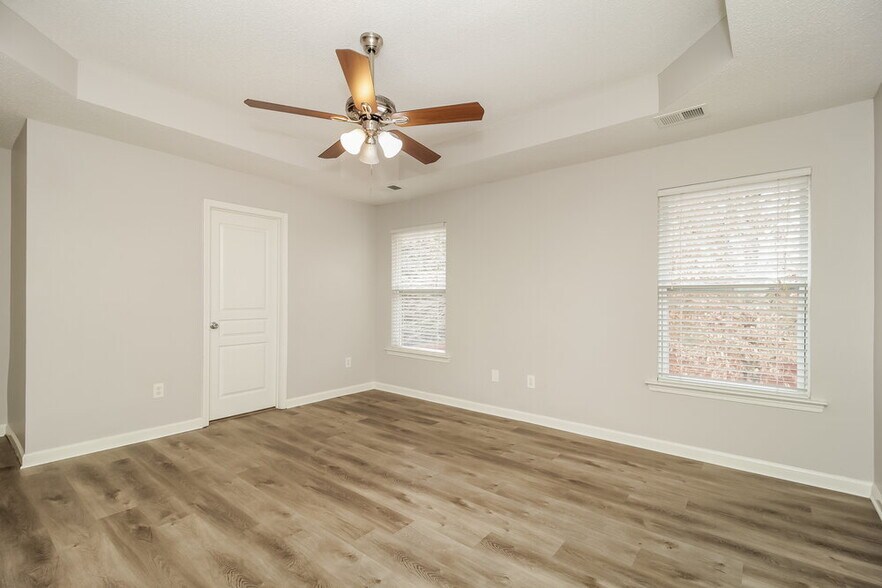 Building Photo - 494 Darbys Run Ct