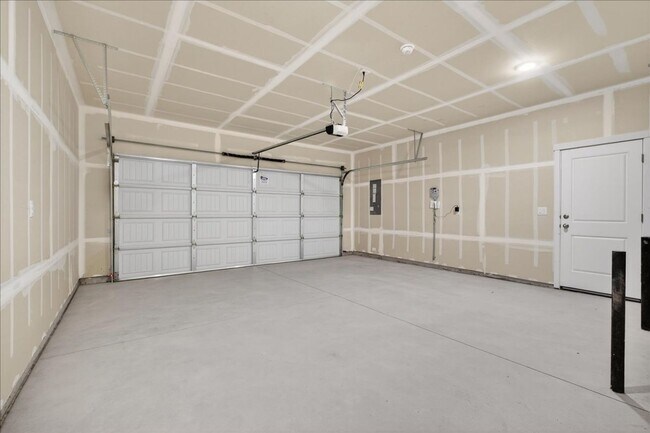 Building Photo - Brand New 3BR/2BA Single-Level Home - Community Pool, Park & Easy I-84 Access